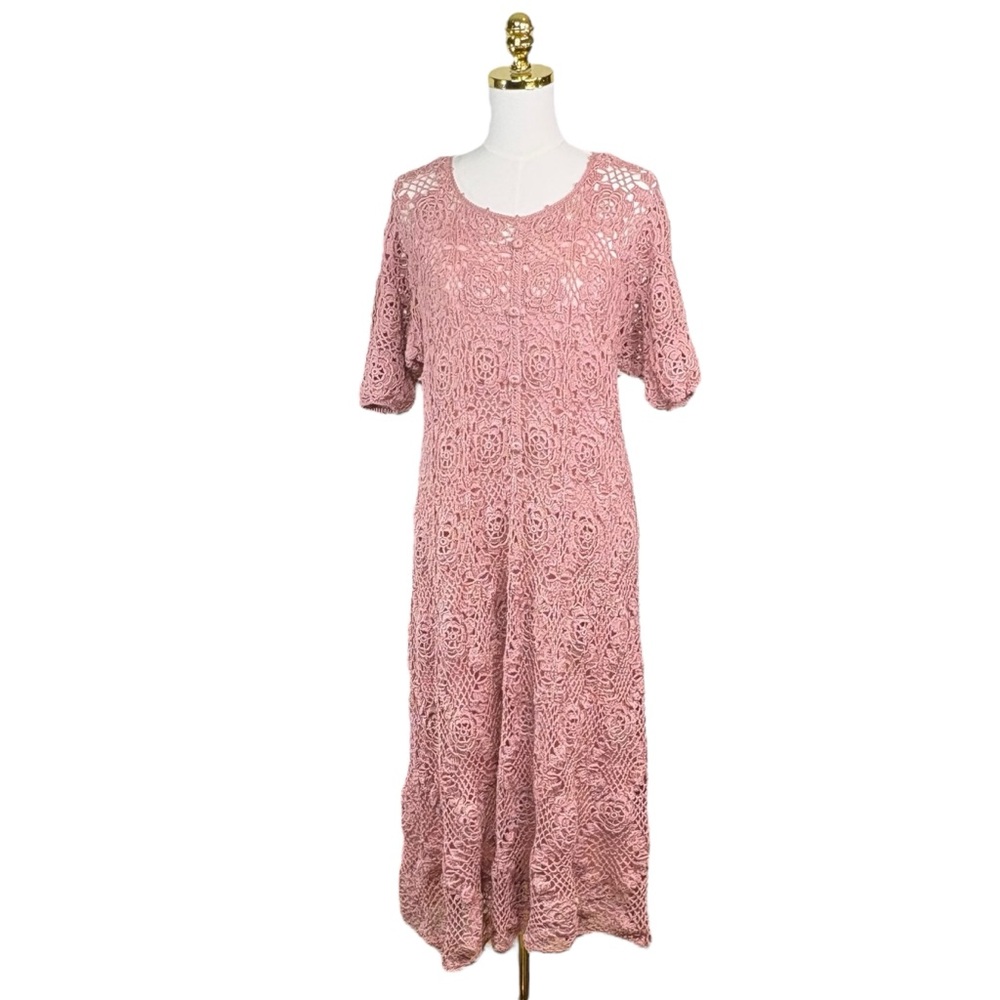 Vintage woman’s International Apparel Mart INC pink floral crochet dress size M